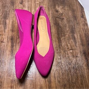 CORSO COMO Julia Knit Size
6.5 Fuchsia Pink Pointed Toe
Ballet Flats